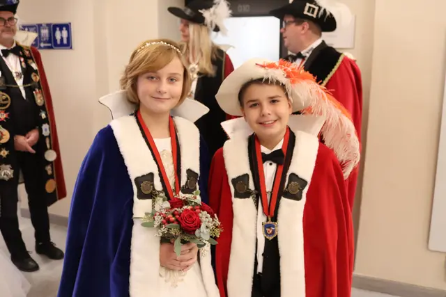 Helena Kempf und Raffael Balukcic sind das neue Kinderprinzenpaar. | Foto: MeinBezirk.at