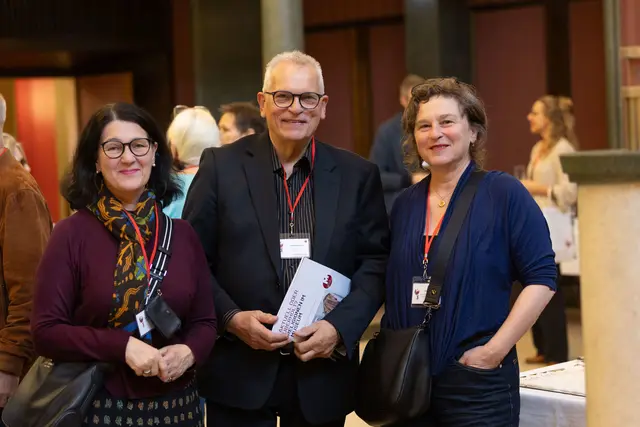 Der Einladung zum OÖ Museumstag folgten Vertreterinnen größerer wie auch kleinerer Museumsinstitutionen: v.l.n.r.: Herta Neiß (Museen Bad Ischl), Gottfried Kneifel (Museumverein Lauriacum), Andrea Bina (Nordico Stadtmuseum Linz)
 | Foto: erblehner.com