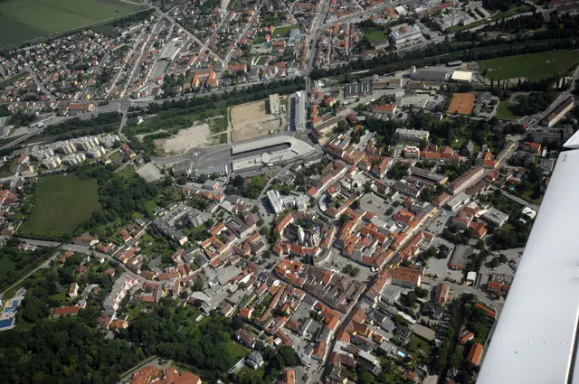 Ein Bereich, der verkehrstechnisch Potential für Verbesserungen bietet ist der Hauptplatz, bzw. die Innenstadt. | Foto: Santrucek