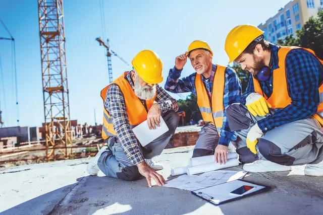 Planungsbüro, darunter fallen Architektur- und Ingenieurbüros, unterstützen in unterschiedlichem Maße – auch indem sie sich etwa um administrative Aufgaben kümmern. | Foto: Panthermedia