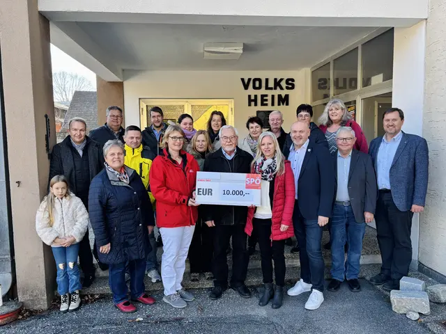 Die Spendenübergabe aus dem Benefizkonzert fand vergangene Woche beim Volksheim Heidenreichstein statt.  | Foto: Pilz