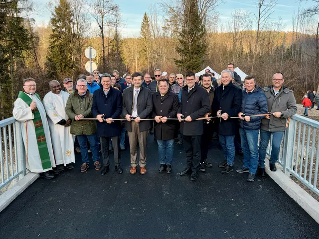 Nach rund vier Monaten Bauzeit erstrahlt die Müllnerner Brücke nun in neuem Glanz. Vom Budget blieb man sogar unter dem Plan. | Foto: Büro LHStv. Gruber/Gamper