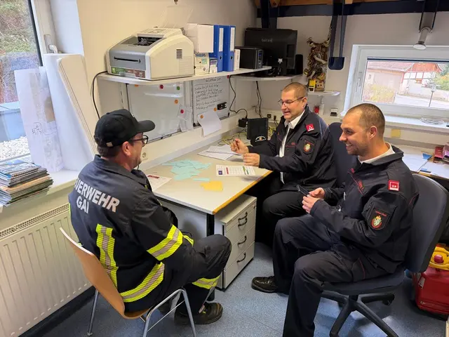 Die Florianis mussten in anspruchsvollen Disziplinen wie der Abfrage von Einsatzaufträgen, dem Verfassen von Sofortmeldungen, der Kartenkunde/Lotsendienst sowie dem korrekten Absetzen von Funkgesprächen ihr Wissen zeigen. | Foto: FF St. Peter-Freienstein