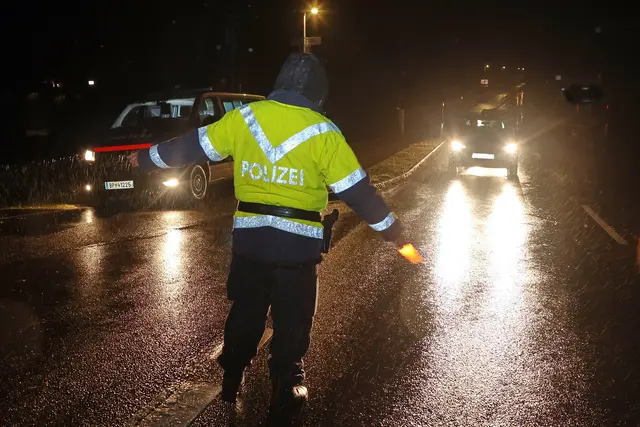 Achtung Kontrolle. | Foto: Helmut Klein