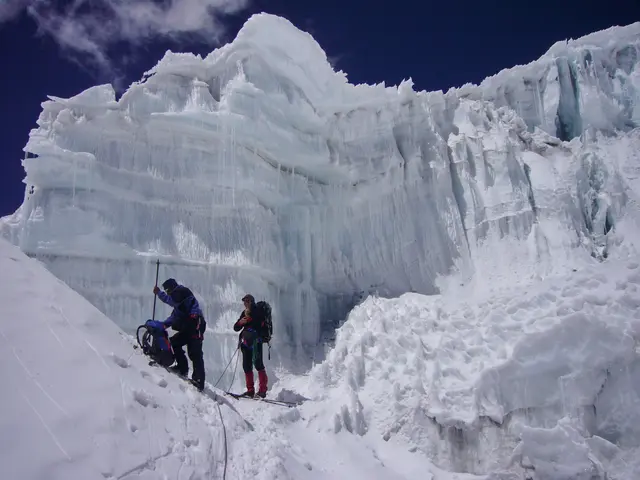Der Multimediavortrag "Glanzlicher der Bergwelt" von Leopold Schützeneder aus Münzbach begeisterte die Pabneukirchner Senioren.   | Foto: Leopold Schützeneder