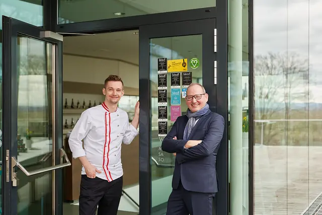 Küchenchef Alexander Grünling , Sommelier und Chef Gerhard Hintermayer von der Vinothek Weritas. | Foto: Weritas