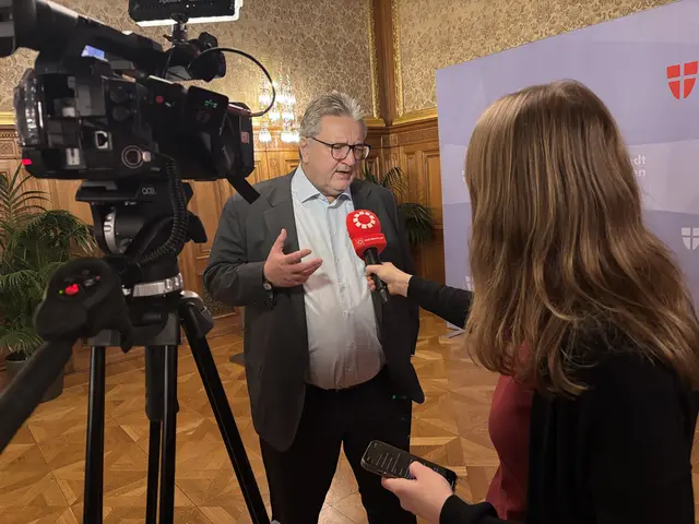Gesundheitsstadtrat Peter Hacker kritisierte am Mittwoch die fehlerhafte Medikamentenverabreichung als "nicht akzeptabel".  | Foto: Andreas Pölzl/MeinBezirk