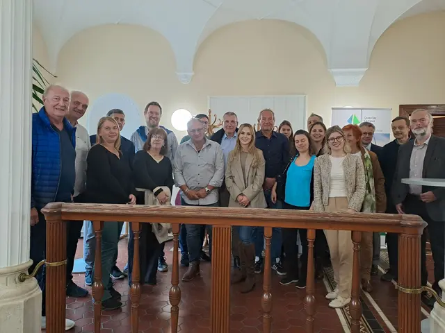 Unternehmerinnen und Unternehmer aus dem Bezirk mit Referentinnen Jacqueline Eder und Anita Samadi-Wagner. | Foto: Wirtschaftskammer NÖ