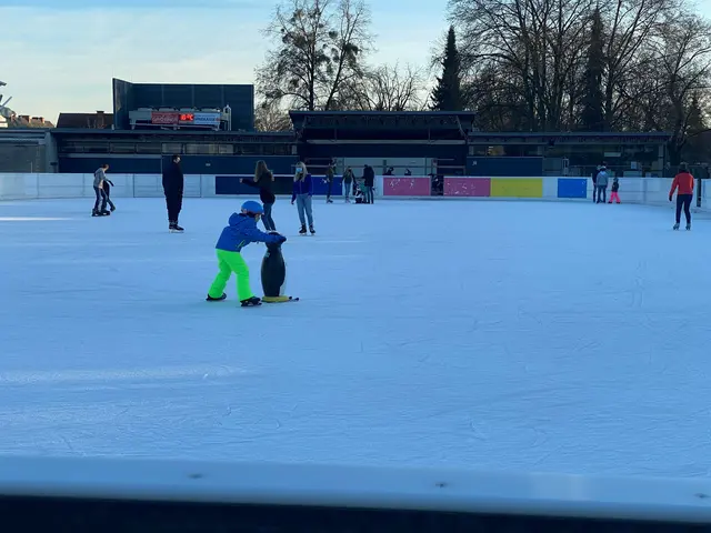 Auch Anfängerinnen und Anfänger sind am Eislaufplatz in Leibnitz herzlich willkommen. | Foto: Waltraud Fischer