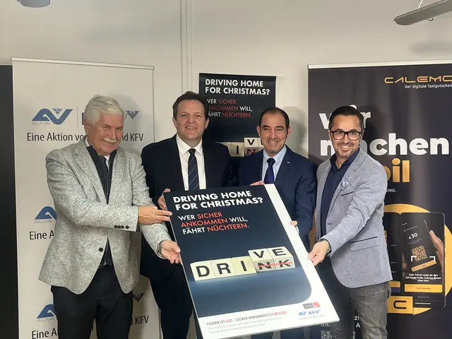 V.l. Herbert Koutny (Direktor der AUVA-Landesstelle Salzburg), Verkehrslandesrat René Zumtobel, Christian Schimanofsky (Direktor des KFV) und Markus Freund (Obmann der Tiroler Taxibranche).
 | Foto: Jan Thönnessen