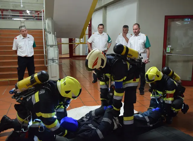Insgesamt 32 Trupps stellten sich den Herausforderungen in den einzelnen Stationen. | Foto: Herbert Buchgraber, BFVGU