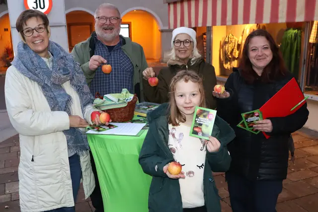 GR Ina Ledinski und ihr Grüne-Team Uwe Begander, Roswitha Weitzer und Iris Schwarzl (v.l.) | Foto: Gerhard Langmann