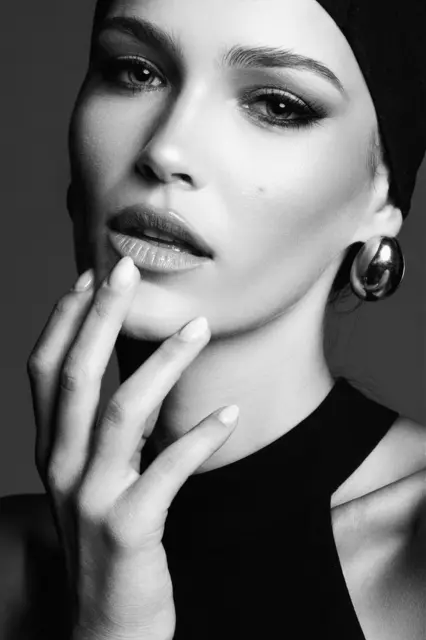 Für zahlreiche Mode- und Kosmetikunternehmen wird Julia Wess gebucht. | Foto: Wess