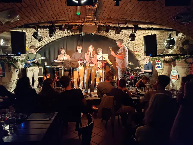 Die Band hatte die Gelegenheit, im Korneuburger G’wölb als Vorband zu Herr Kinsky aufzutreten. | Foto: Verein Korneuburger Musikfreunde