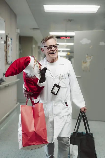 Keksverkauf im Citypark: Gerald Sobian und Team sammeln wieder für den guten Zweck. | Foto: M. Kanizaj/LKH-Univ. Klinikum Graz