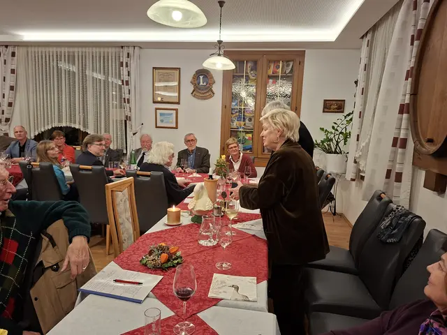 Burgtheaterdirektorin erzählt dem Lionsclub von ihrem Leben und dem Neubeginn in Bad Radkersburg. | Foto: Günther Zweidick