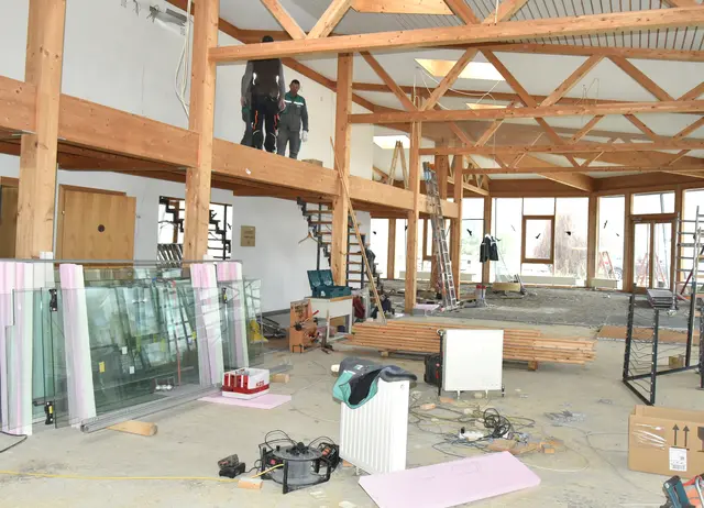 Holzbau-Elemente bereit zur Verladung. | Foto: Herbert Schleich