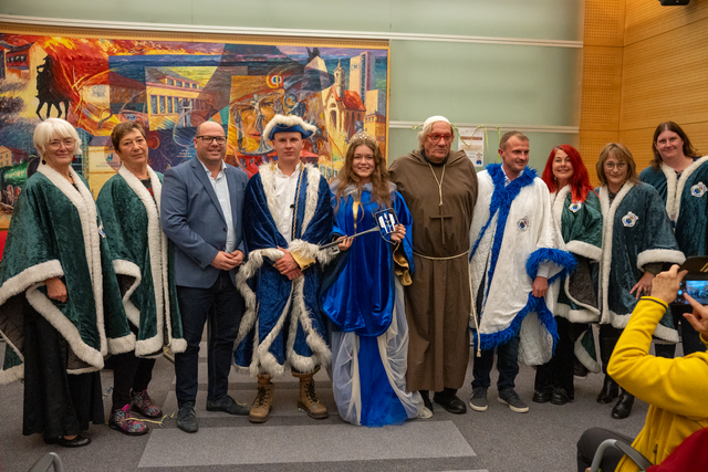 Im Stadtamt übernahm das Prinzenpaar die Stadtschlüssel. | Foto: Stadtgemeinde Deutsch-Wagram