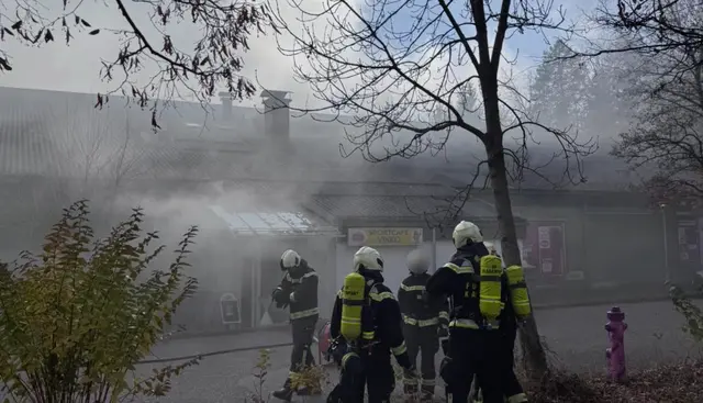 Ein Tennisspieler habe im Bereich des Stromkastens eine Stichflamme wahrgenommen. | Foto: Berufsfeuerwehr Klagenfurt am Wörthersee