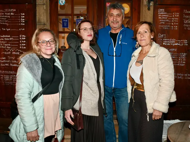 Foto: Vernissage der Fotoausstellung von Walter Horvath Titel: DIE Die Die und DIE DA