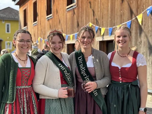 "Für mich ist die Dirndlfrucht nicht nur eine Pflanze, sondern ein Symbol für Heimatgefühl, Kultur und Zusammenhalt", so unsere Dirndlkönigin. | Foto: Lina Chalusch