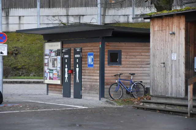Die Stadt muss die Instandhaltung der öffentlichen WC-Anlagen finanzieren. Dabei gibt es immer wieder Vandalismus-Schäden.  | Foto: Barbara Fluckinger