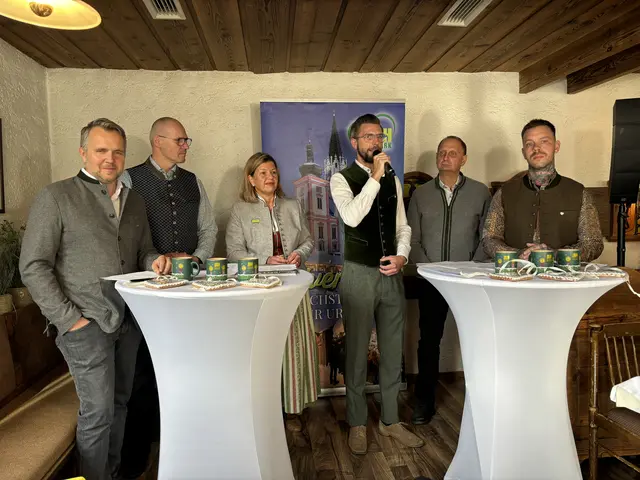 Pressekonferenz im Mariazellerhof: Michael Feiertag, Nino Contini, Ute Gurdet, Andreas Schweiger, Johann Kleinhofer und Cajetan Arzberger. | Foto: MeinBezirk/Angelika Kern