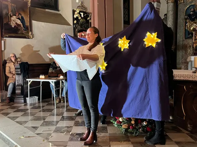 Die Eltern mit Sabrina Gschier in der Hauptrolle spielten das Stück "Sternthaler". | Foto: Wutte