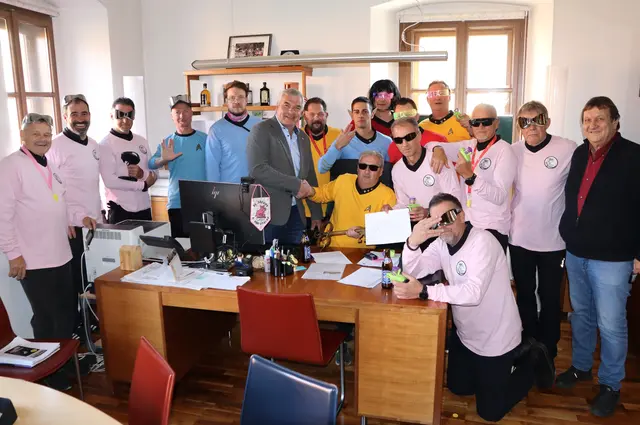 Erfolgreiches Probesitzen im Kommandantenstuhl | Foto: Gerhard Langmann