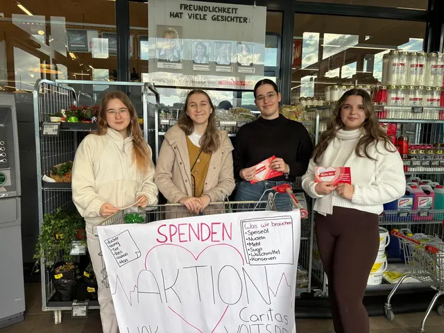 An zwei Nachmittagen im November sammelten die Schülerinnen der vierten HAK-Klassen Lebensmittel. | Foto: HAK Voitsberg