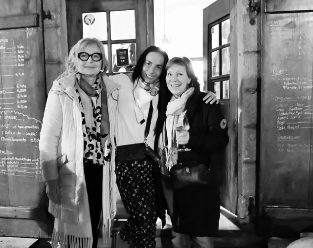 Foto: Vernissage der Fotoausstellung von Walter Horvath Titel: DIE Die Die und DIE DA