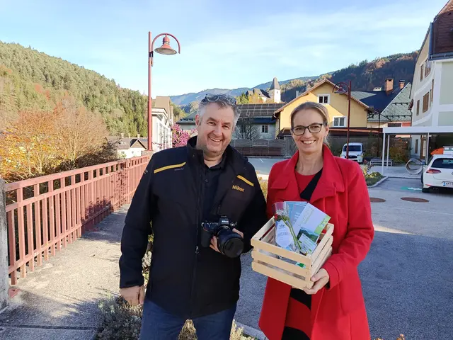 Hollenstein: Harald Forstenlechner und Ortschefin Manuela Zebenholzer. | Foto: Evelyn Gratzer
