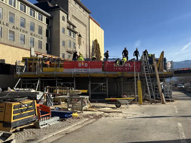 Die Arbeiten laufen auf Hochturen  | Foto: Martina Obertimpfler