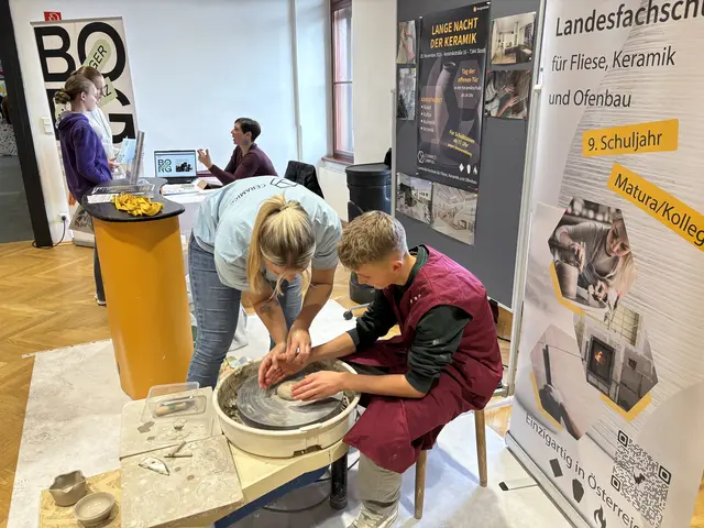 Praktisch auf der B-BOM: Das direkte Kennenlernen der Fachgebiete ist ganz unkompliziert möglich.  | Foto: MeinBezirk/Markus Kopcsandi