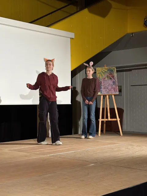 Schüler brachten das Stück "Reineke Fuchs" auf die Bühne. | Foto: Bernhard Schabauer