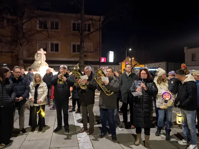 Der Heilige Martin führte den festlichen Umzug an, begleitet von der Stadtkapelle Oberpullendorf. | Foto: Eva Maria Kneisz