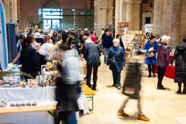 Der beliebte Adventmarkt in der Dominikanerkirche Krems präsentiert sich heuer in neuem Gewand. | Foto: Pamela Schmatz