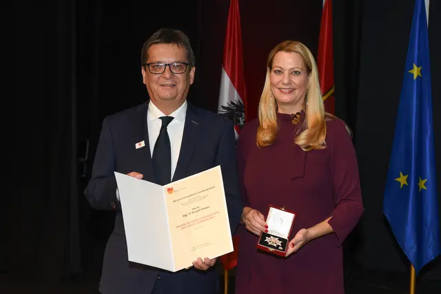 Großes Silbernes Ehrenzeichen für Rudolf Haider  | Foto: Landesmedienservice Burgenland / Hafner