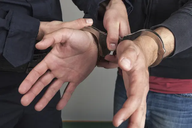 In Grieskirchen klickten bei einem jungen ungarischen Staatsbürger die Handschellen.  | Foto: Panthermedia/chatsimo