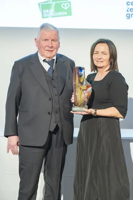 Die Auszeichnung für das Lebenswerk erhielt der gebürtige Hartberger Josef Kröpfl.  | Foto: Foto Fischer