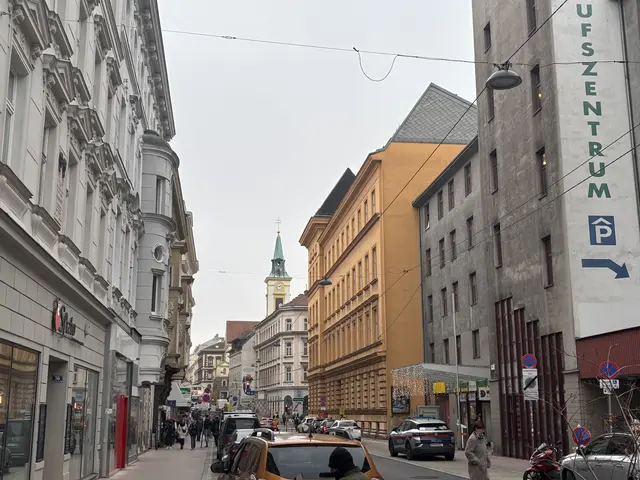 Auch heuer bleibt der Himmel über der Kalvarienberggasse unbeleuchtet.  | Foto: Ipirotis/MeinBezirk