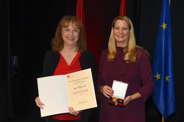 Goldenes Ehrenzeichen für Michaela Seidl  | Foto: Landesmedienservice Burgenland / Hafner
