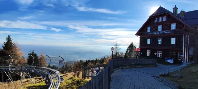 und in ein paar Minuten sind wir beim Stubenberghaus, links sind die Schienen der Sommerrodelbahn zu sehen... | Foto: I.Wozonig