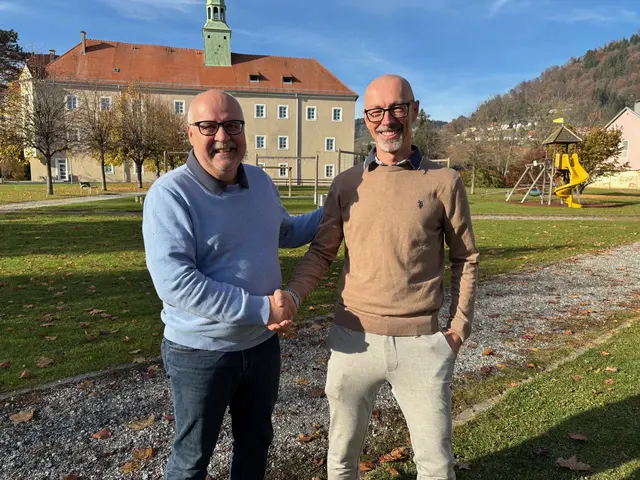 Der scheidende Bürgermeister Kurt Riemer mit seinem designierten Nachfolger Bernd Mara | Foto: Almer