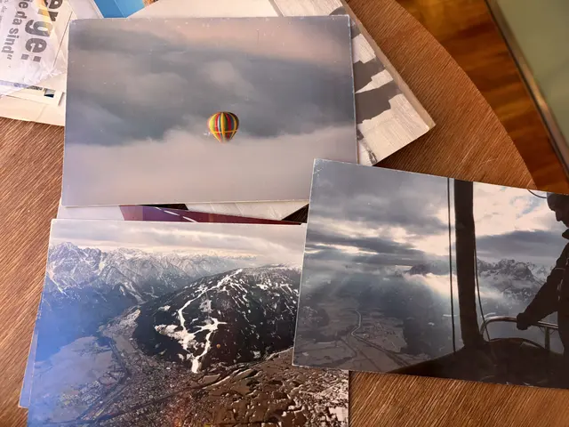 Seine zahlreichen Wandertouren hat der 97-Jährige mit der Fotokamera verewigt. | Foto: Nathanael Peterlini/MeinBezirk