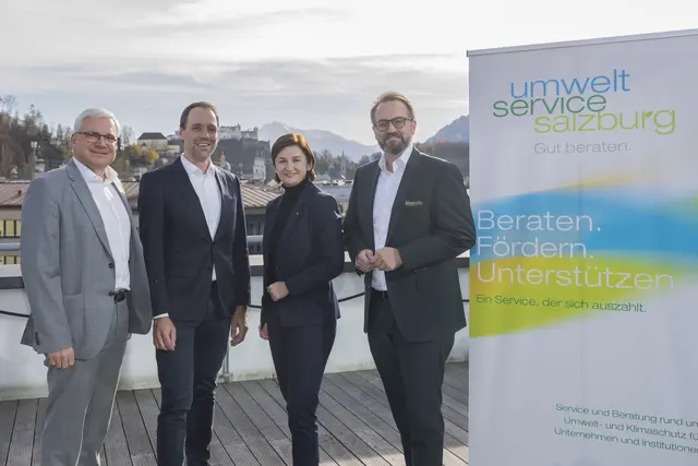 Im Bild: Gerd Raspotnig (Wirtschaftskammer Salzburg), Alexander Rehbogen (Geschäftsführer umwelt service salzburg), Landeshauptfrau-Stellvertreterin Marlene Svazek und Michael Baminger (Vorstandssprecher der Salzburg AG) | Foto: Land Salzburg/Neumayr/Leopold