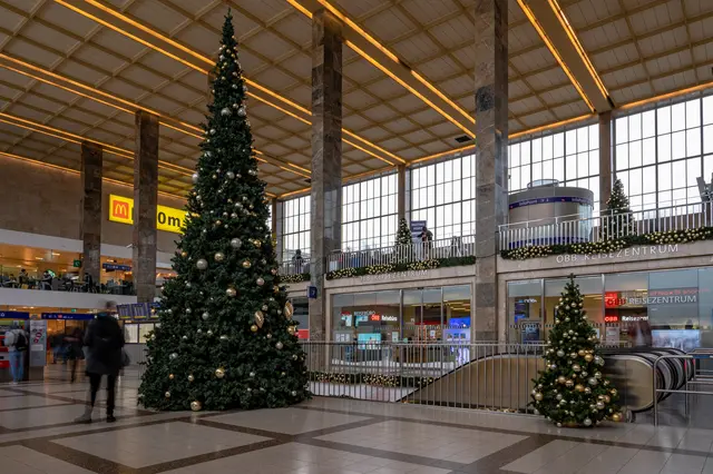 Auch am Westbahnhof stimmt man sich auf die Adventzeit ein. (Archiv) | Foto: ÖBB / Fritscher
