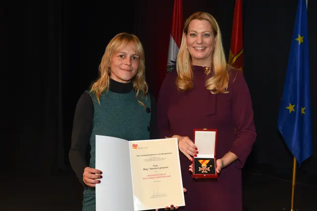 Verdienstkreuz für Sandra Lymperis | Foto: Landesmedienservice Burgenland / Hafner