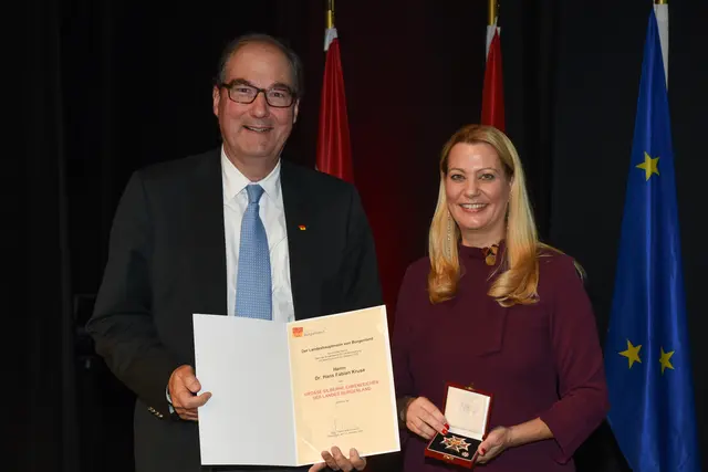 Großes Silbernes Ehrenzeichen für Hans Fabian Kruse   | Foto: Landesmedienservice Burgenland / Hafner