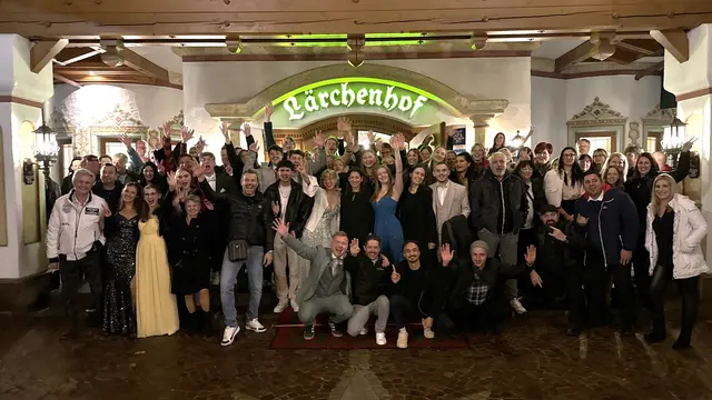 Gute Stimmung herrschte beim dankbaren Lärchenhof-Team bei der tollen Saisonabschlussfeier | Foto: Foto: Der Lärchenhof